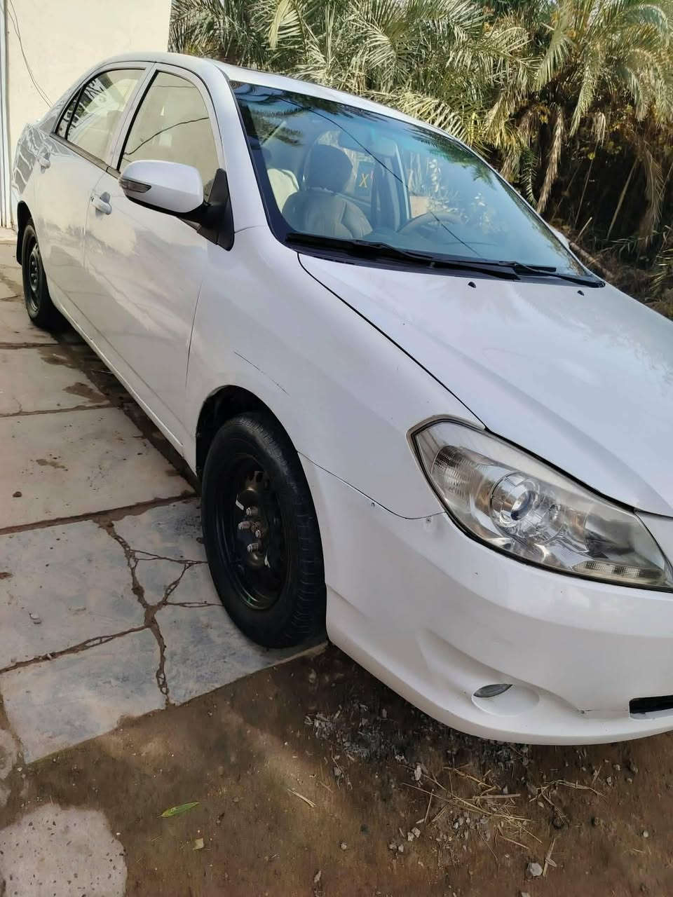 السلام عليكم.. بي واي دي G3 للبيع موديل ١٣ سيارة حلوة وجديدة رقم بغدادكير عادي مكينة هوندا َمكانه ديوانية السعر ٥٨$ وبيه مجال الشراي يتصل *********** ابو عباس
