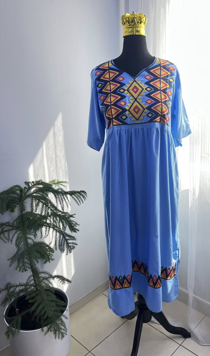 🔥 موديل وصل حديثاً 🔥
أناقة وراحة بنفس الوقت 💕

فستان بخامة ناعمة ومريحة يناسب الطلعات اليومية ولمّات العائلة 👌
تطريز مميز وراقي يخلي إطلالتج مختلفة وملفتة ✨

متوفر بـ 3 ألوان تجنن 😍
🖤 أسود فخم
💙 أزرق هادئ وناعم
❤️ خمري أنيق

المقاسات: M / L / XL / XXL
العدد محدود لا يفوتج ❗

💬 للحجز راسلينا خاص قبل ما يخلص
الجمال ما ينتظر ✨💃


**إذا كنت صاحب هذا الإعلان وتريد حذفه لأي سبب، رجاءا أرسل رسالة إلى الدعم الفني**