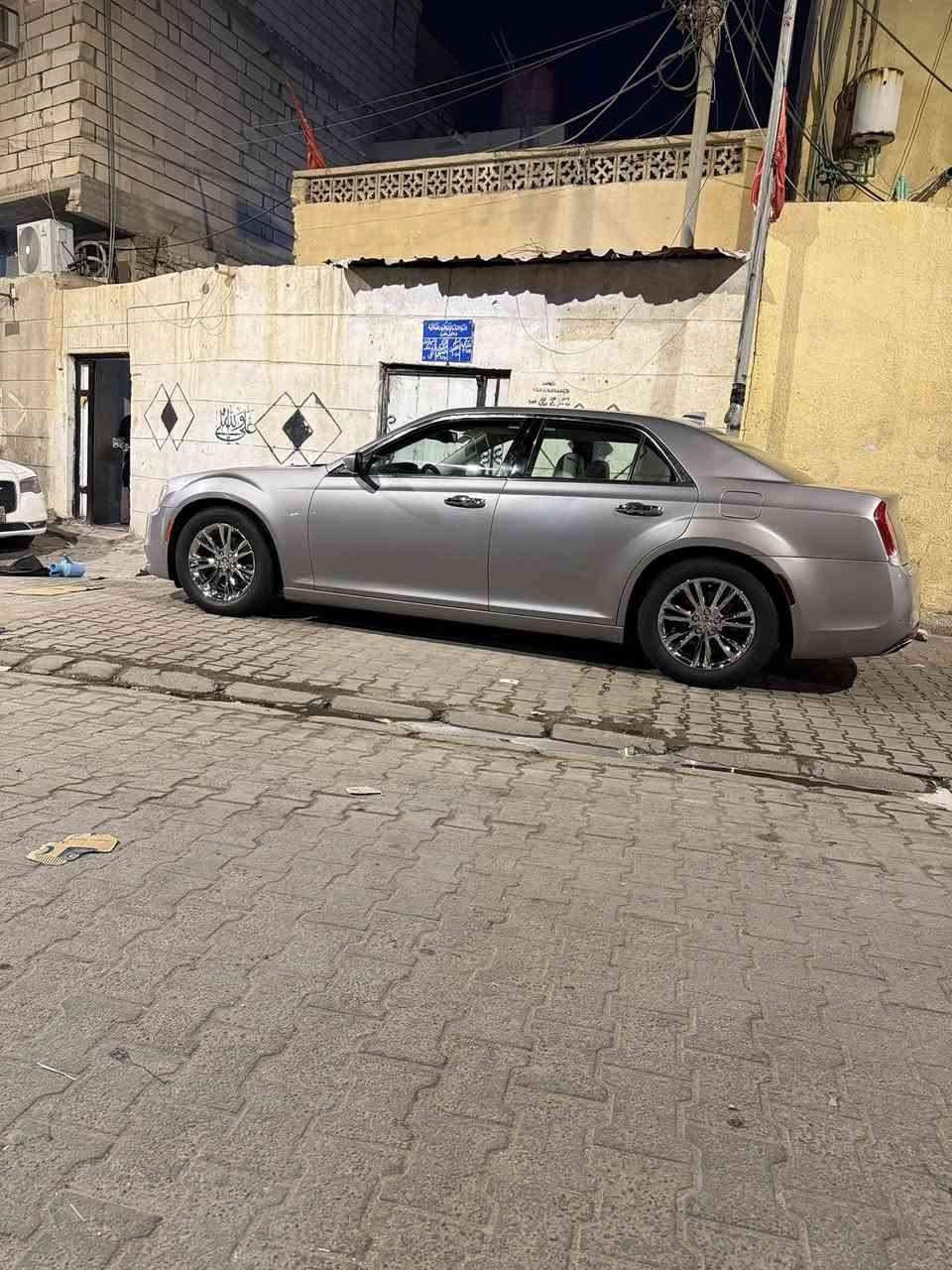 اوباما 2017اصل عنوان السياره البصره جاملق كلير خلفي على كد شبرين بس أبيع قطعه احسن الك واليه والجاملغ امامي لو ايسر لو ايمن والله نسيته مبدل والباب الخلفي مال عبري الي وراي مبدلين الرماده مالته بس بل فخص يكتبلك قطه السياره من جاهزه خير من يم الله 
السعر :225 $ وبيه مجال حك الجيه 
الهاتف :*********** مامتواج على فيس
