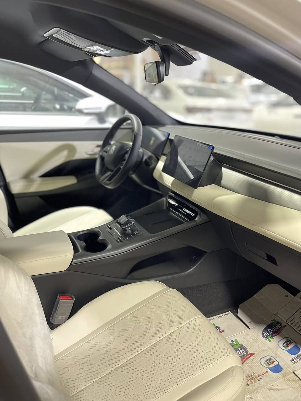 BYD جن بلاس
2025 صفر كيلو 
السياره كامله عده وغراض 
***********
