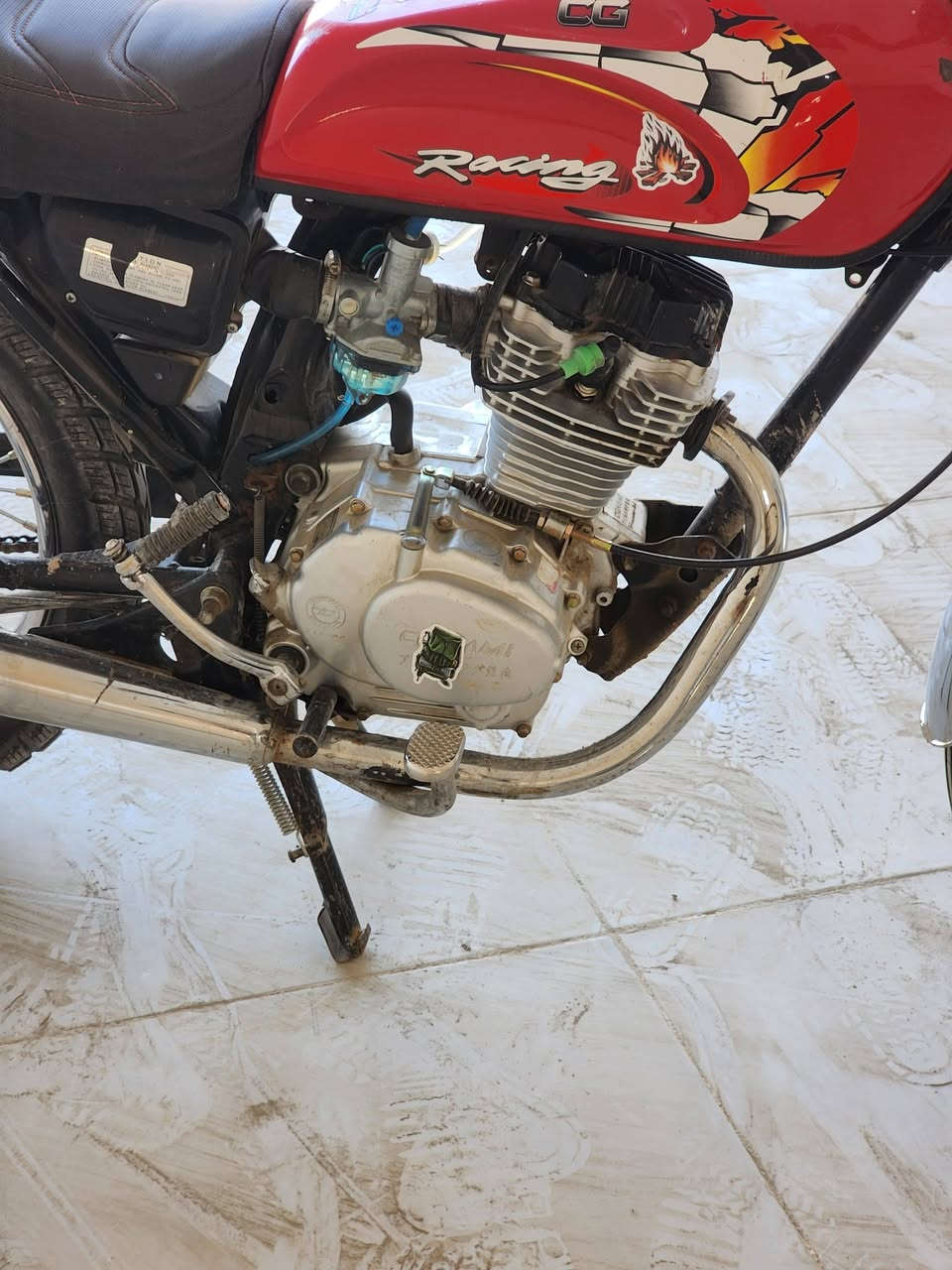 سلام عليكم سيجي نامه البيع دراجه نضيفه بيها لاستيك ولف رايدها ب٥٥٠ بيها مجال هاذه رقمي *********** متواجد واتساب
