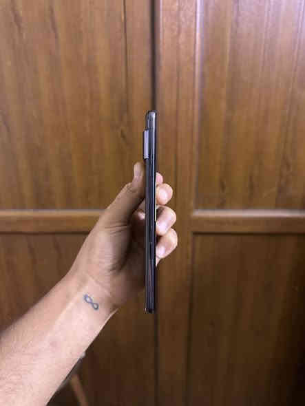 كوكل بكسل 7 برو الجهاز مكفووووول 
الجهاز حيل نظيف مثل ماموضح بالصور واكثر
الجهاز مكفول من اي مشكلة ممصلح ولا مفتوح  
للبيع مستعجل ب325 الف وبيه مجال بسيط
مكاني بغداد حي الجامعة
***********
فقط واتسااب
