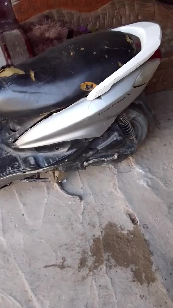 السلام عليكم مره خصت مدير اكروب المحترم شباب درجه سكنس سرعتها 110الدراجه مثل مواضح عندك نضيفه بس بيها صوت طلع وتخربط مكاني شعله جكوك السعر 175وبيها مجال ***********
