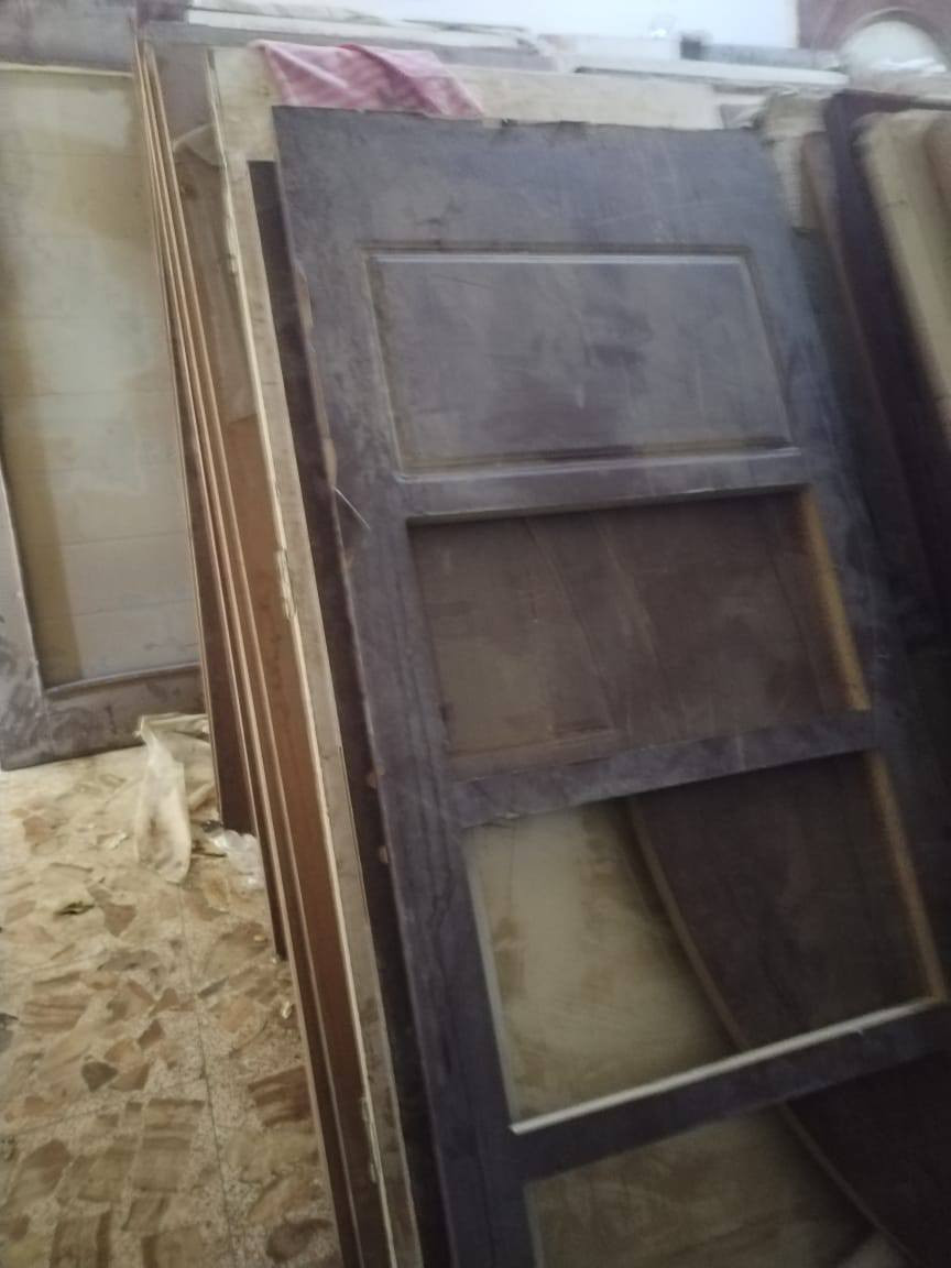 مجموعة ابواب خشب للبيع
المكان واسط الكوت 
***********
