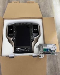 شاشة Uconnect 5 الأصلية — من نظام المعلومات والترفيه في دودج رام 2023 ...