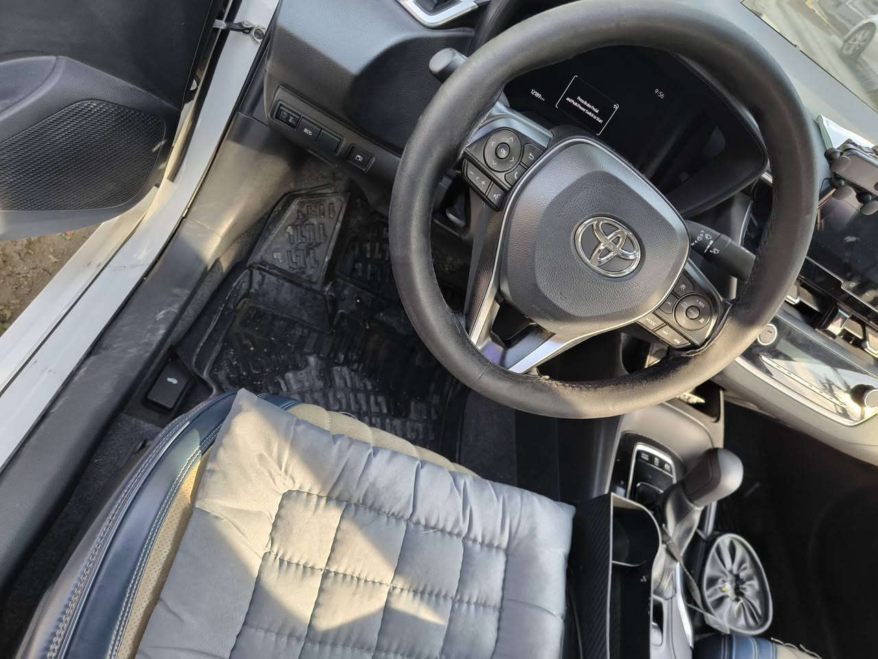 كورلا هايبرد الشكل الخليجي جديدة مكفولة 2024 ماشية 15 الف بدون اي ضرر ولا نقص السيارة ماخذها زيرو على ايدي  مواصفات كاملة فول رقم بغداد للبيع فقط السعر 152  ورقة  الشراي يتصل 
*********** رقمي
