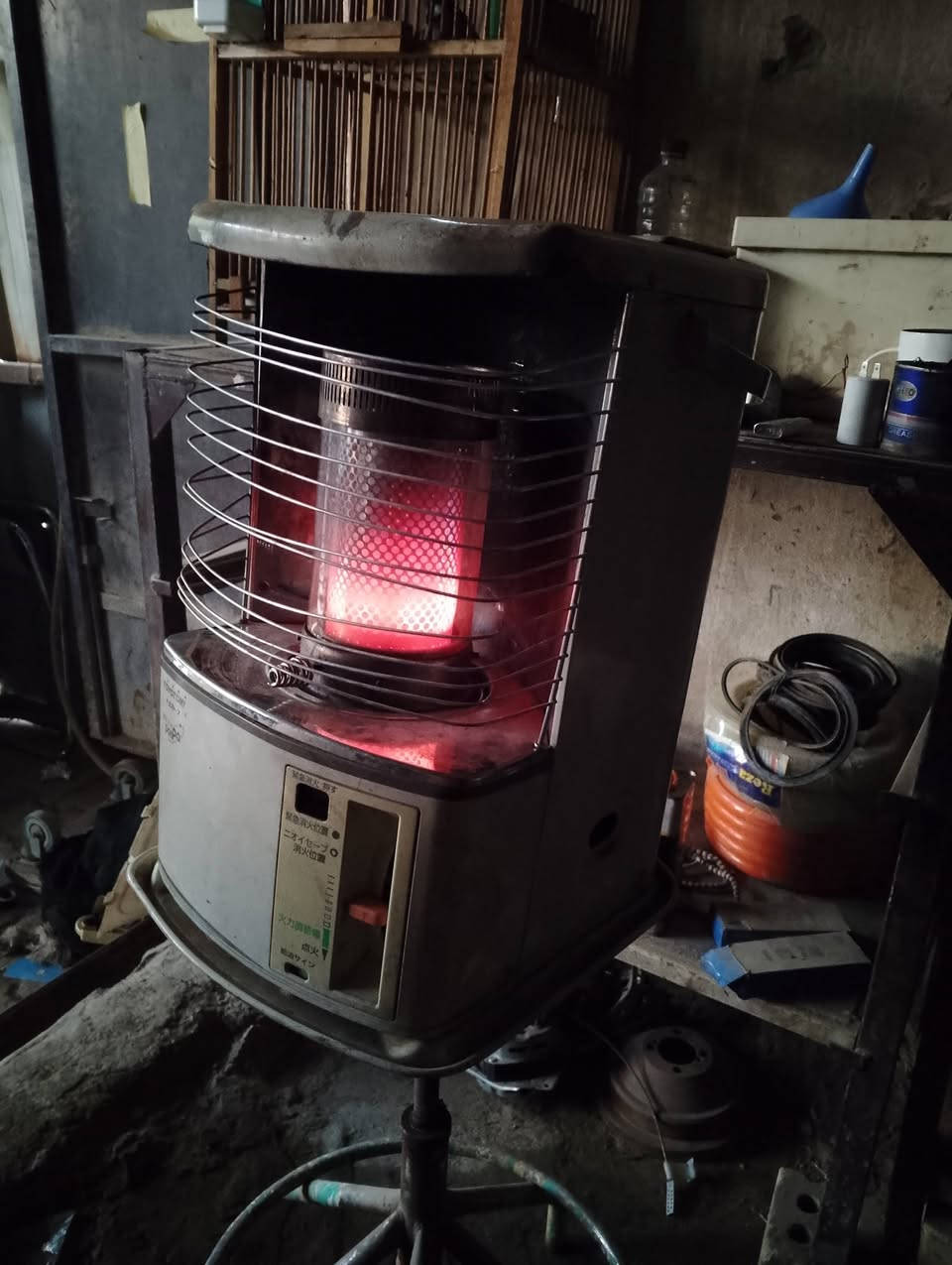 سلام عليكم مناسبه فصل الشتاء القارص ووصول موجات البرد الشديده تعلن ورشتنا عن وصول أجود انواع الفتايل الصلي ومواد احتياطيه أنواع الصوبات النفطي والكهبائي ومواد احتياطيه انواع الغسالات وانواع الأجهزة المنزليه مع الجوده ومان حقيقي مكان جسر ديالى القديم للاستفسار مراسلة الصفحه أو اتصال ***********
