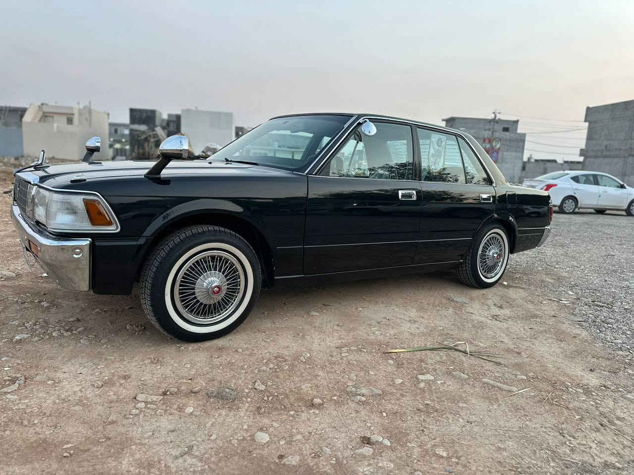 السلام عليكم سوبر سيدان موديل 89بسمي رقم انكليزي سنوية جديدة شرط التحويل مكان بغداد رقم***********
