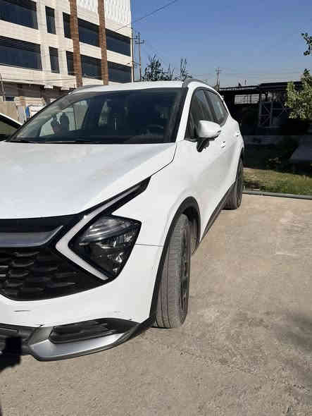 السلام عليكم سبورتج موديل ٢٠٢٢ 
سويج ماشيه ٤١ 
رقم بغداد
مكفوله 
عدا شخط بسيط على كد اصبع
للاستفسار ***********
السعر ٢١٢
