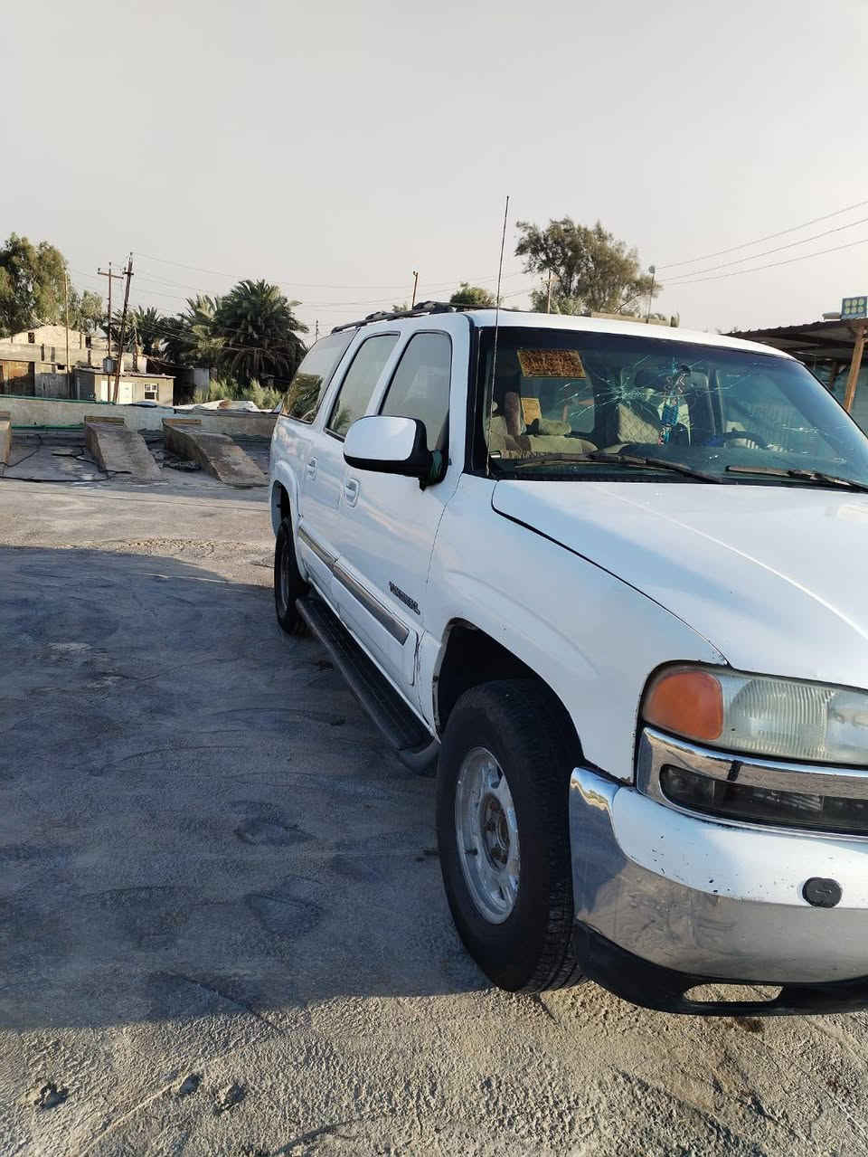 السلام عليكم جمسي 2002 مكينه 5300 كير 700 اكسن جديد حداديه جديده تخم تاير جديد تبريد ثلج غرفتها حلو ومانقصها شي سعرها 55 وبيها مجال رقمها بغداد عليها غرامه 350 وهيئه 80الف ينزلن من سعرها مكان السياره الدوانيه الحمزه الشرقي ***********
