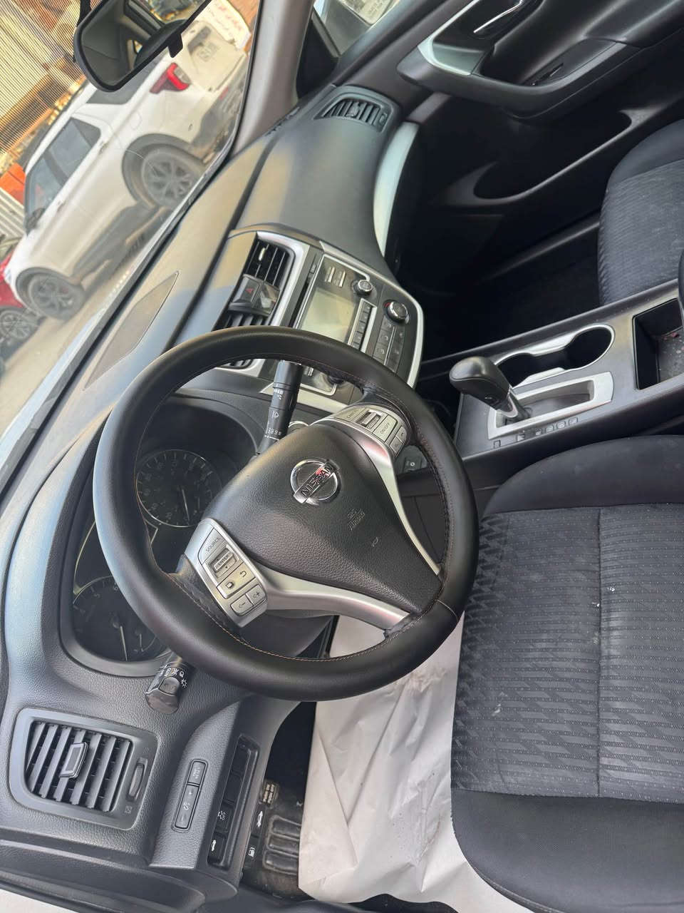 نیسان ئالتیما ٢٠١٧ 
٨٠ مایل ڕۆیشتوە 
پێنج پارچە سبوغە ( سەفحەی لای سەکن لەگەڵ سندووق ) 
تەنیا ئەوەی نیشانم کردووە لێدرانە 
زۆر خاوێن و بێ کێشەیە 
٤ تایە و ویلی نوێی لەسەرە 
سێرڤس کامل بۆ کراوە 
پێش کەپسە 
داوای ١١١ دەکەم و مەعامەلە 
0750 204 0004 ☎️ أربيل, العراق
