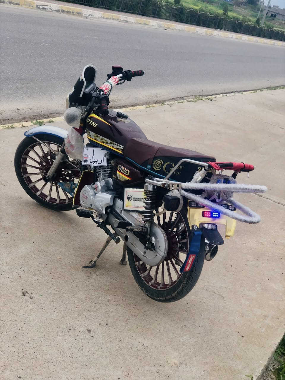 السلام عليكم  ماطور للبيع 2025سافين اخو الصفر مالجنايه جنبزه فول تاخذون ماتصرف عليه ربع محرك150 كبس منفيس اصلي  مكاني اكوير سعر ٧٠٠ وبي مجال قليل الخاص مفتوح رقمي ‭٠٧٧٠ ٢٨٤ ٩٤٦١‬
