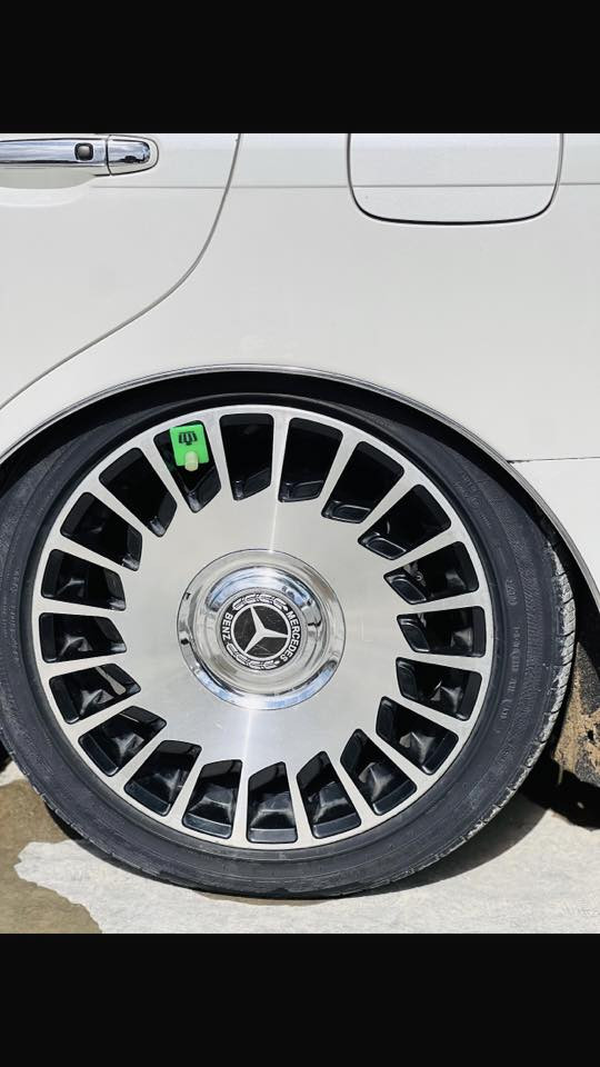 سەرتا بەناوی خودا
ماجێستا 2005 مووس
فوول مواسەفات سڵاید و 
کوشن جڵد و هیتەر و غەزن 
سێ پەردە سەلاجە مەرکەزی 
چوار تایەیەو  ویلی مایباغی لۆکی لە ژێرایە دەبڵەکانی حوڕ کراوە بەدڵی خۆت بەرزو نزمی پێبکە سعری 60 ماعمەلە 
شوێن دەورو بەری چەمچەماڵ .
ژ.م ***********
