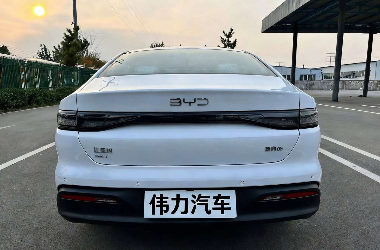 يم (معرض الكريم) توفر (سيل 5 والكن بلاس )ال BYD SAEL . 05 شكل التسلا او البورش / المواصفات البيسك
☎️***********☎️مؤمل 

عرض خاص وسعر بلاش 💥

يم معرض الكريم لتجاره السيارات الحبيبية ساحه واهران 

جن بلاص ابيض داخل أبيض 

🔴السعر  :تواصل مع الأرقام 

 عراقي وتستلم صافي بدون دلالية

عن توفر سيارة بي واي دي 2025

‏BYD  Sael 05 2025

اليكم المواصفات

انتبه السياره : هايبرد & بانزين & كهرباء يعني التفويله الوحده بانزين 🔥🔥تمشيك 2100 كيلو

65كيلو شحن 🔥🔥

موديل 2025

حساسات 

حجم المحرك 1.5

شاشه اصليه 

كامره خلفيه

هند بريك كهرباء

دشبول شاشه ديجيتال

اوتو هولد

مفتاح التشغيل بصمه

تشغيل عن بعد تحكمات مقود

اوامر صوتيه

منفذ طاقهس

منافذ شحن

مقول جلد حياكه

دخول ذكي

3 وضعيات قيادة

اشاير بل مري

تتسع المقصورة ل 5 ركاب

المقاعد جلد رياضي

اريل نفكيتر

اناره داخليه LED

لد امامي LED

‏LED بك لايت

قطعتين تبريد 

مثبت سرعة

حجم الاطار 16

مانع تزحلق

شاحنه خلفية

كير ماوس

البطاريه ليثيوم الاقوى والاطول عمرا في عالم الهايبرد ملاحضه: جميع العده مالته موجوده المن

والكيبل الشاحن

والمثلث

انتبه 

🟩 السعر .🔥 

بسعر الجمله وتدللون علينا

🔹معرض الكريم لتجارة السيارات 

مكان بغداد/ ساحه واهران الحبيبية 

بيع ..نقدآ 🔶

وبأنسب الاسعارررر▫️

***********/ مؤمل
