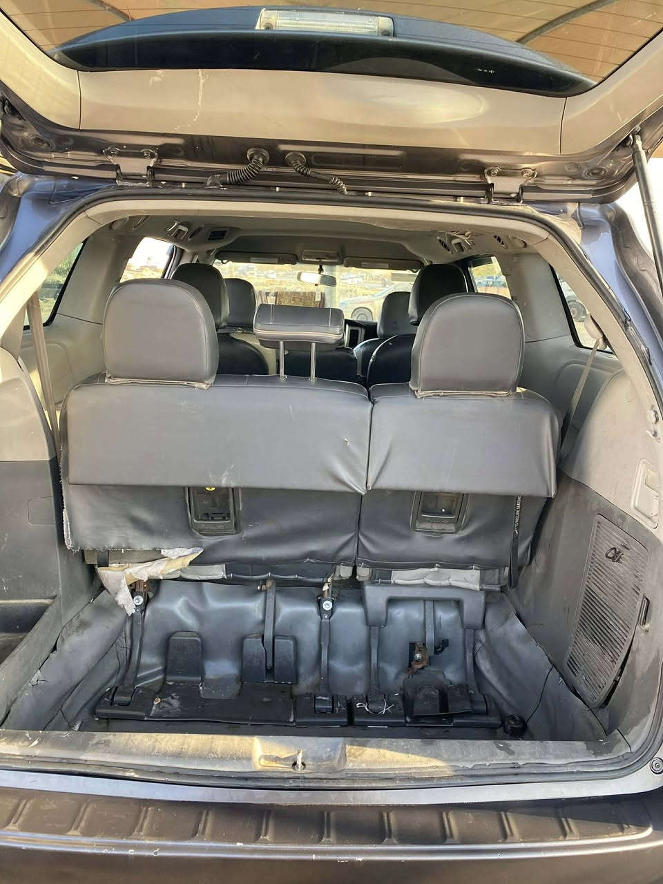 السلام عليكم سينا اللبيع موديل 2017رقم احمر اجرة بيها قطية صبغ وحدة تخم تاير جديد وصدر جديد سنوية وهزة جديدة السعر 170$ وبيها مجال ***********
