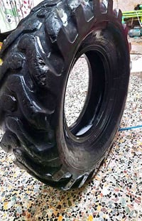 تاير واحد كريدر حجم ١٤٠٠~٢٤ تركي جووبلس   مكان بغداد ٠٧٧٢٩٩٠١٢٣١