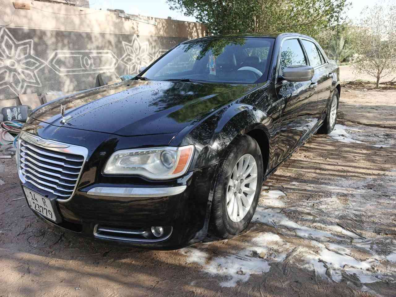 اوباما 2013 
السياره جاهزه مابيها اي نقص 
بيها صبغ كم قطعه بدون دواخل بدون شواصي ولغود
سعرها 125 
***********
