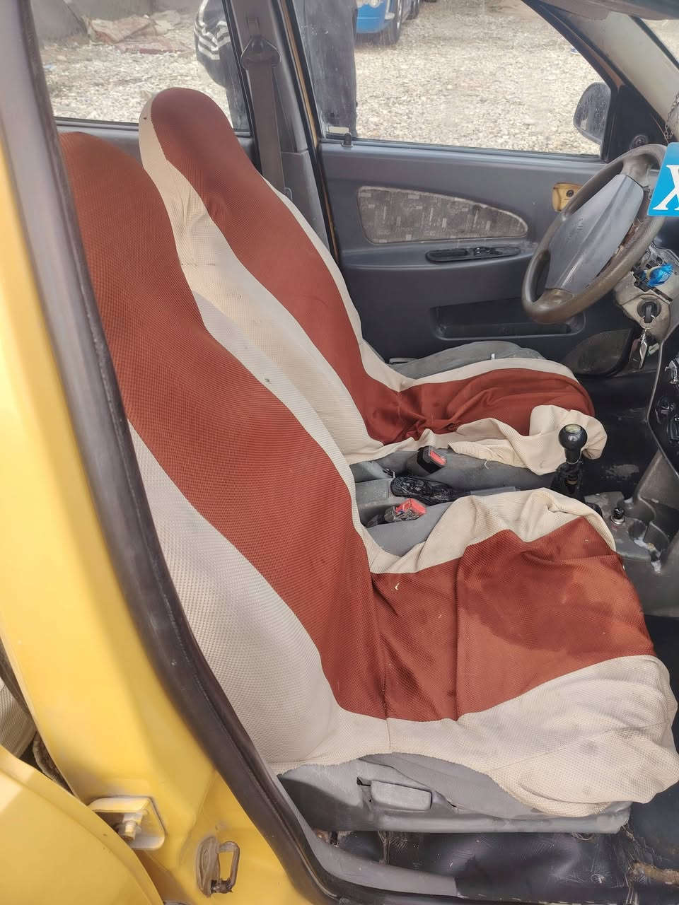 السلام عليكم طيبه 2015 رقم ذي قار سنويه منتهيه ب٢١ مصفره غرامات هيئة مامسجله تحويل تريد وكاله السياره حمت وحركت كازكت وبيهه شاصي واحدمفطور السيارة مكفوله من الحادث والصبغ السعر ١٨ وبي مجال بصيط للتواصل *********** مكان السياره ديوانيه الحمزه الشرقي بيع فقط بدون مراوس غير متواجد عالفيس
