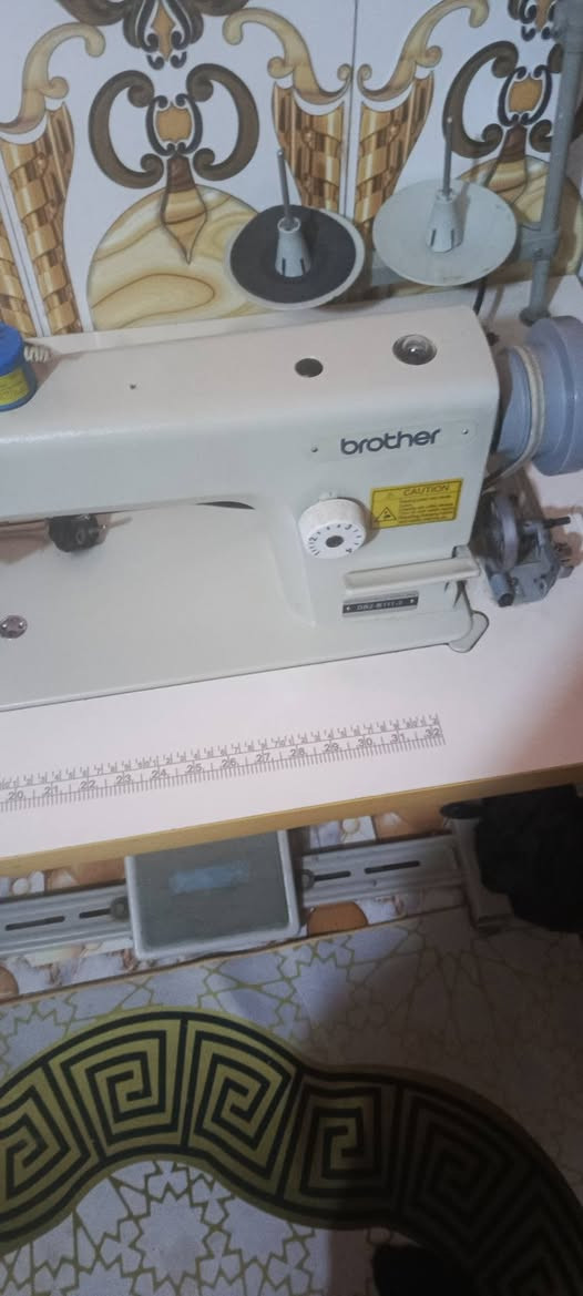 مكين خياطه البيع بعدهن  نضفات كلش السعر خاص ***********
