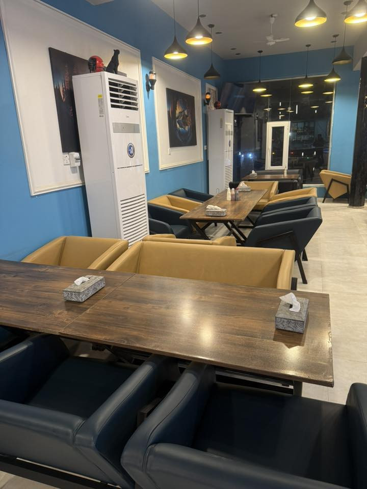 كراسي للبيع استعمال شهرين  
نظافة ١٠٠٪؜ عدد ٤٠ للبيع الكل
 
واتساب: ***********
