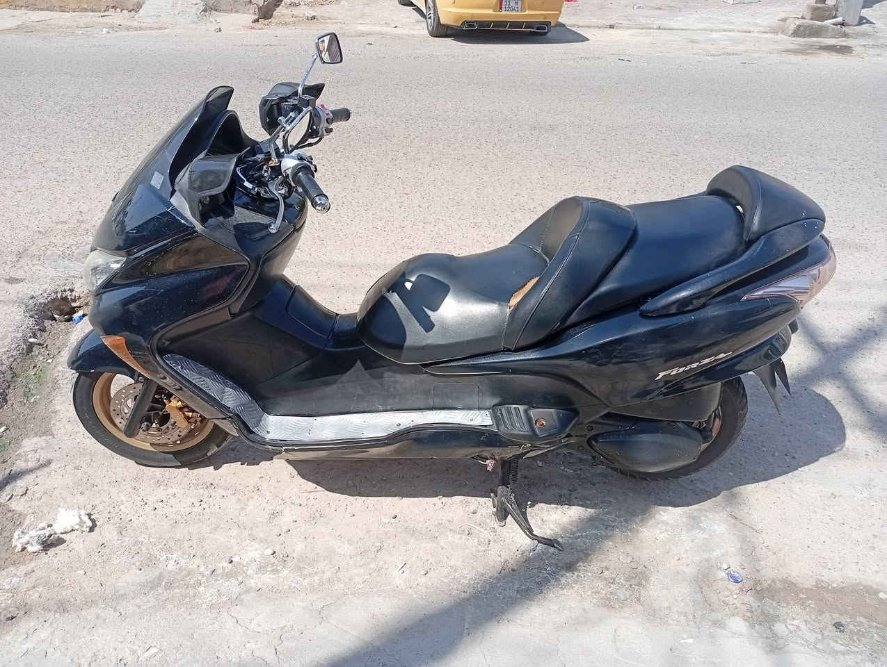 يال الله سلام عليكم فورزة  صفر 9   البيع مروس بيرني عادي الدرجة عمية مجفتة مرة واحد كلاهة شغله اكهربيات من الطول الطول كلاشي ما بيعة بدون وراق بيهة ورقة واحد منفيز السعر مليون وبيهة مجل العنون العمارة  حي الحسين الستفسار ***********
