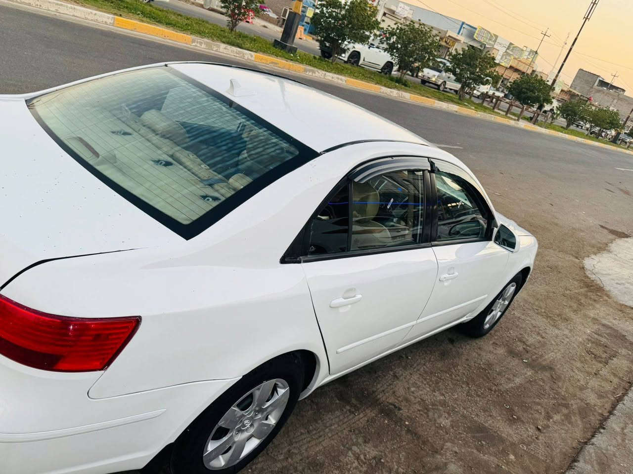 سلام عليكم مكلف بل نشر
سوناته وارد أمريكي 2009 
تحويل ثاني يوم
مشروع وطني

ضررها جاملغ خلفي
مصبوغه حزام ابيع عام 

محرك كير جديد 2400
صدر امامي خلفي
باتري جديد
تبريد ثلج منضومة جديدة

تحكمات استيرن
داخل بيجي
كهربائيات كله شغال
سعر 78 بي مجال حك الجيه
*********** واتساب أثير
*********** المكان ديالى بلدروز
