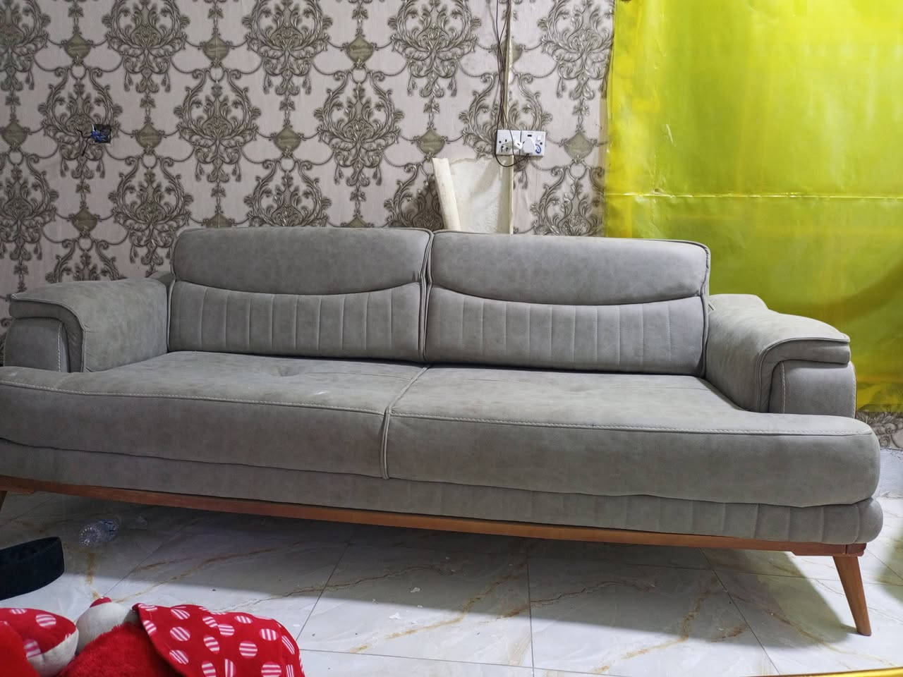 تخم مودرن استيراد تركي
10مقاعد 
قنقات 2
كراسي 4
نضافه 100%
السعر 850 وبي مجال 
التواصل على ***********
