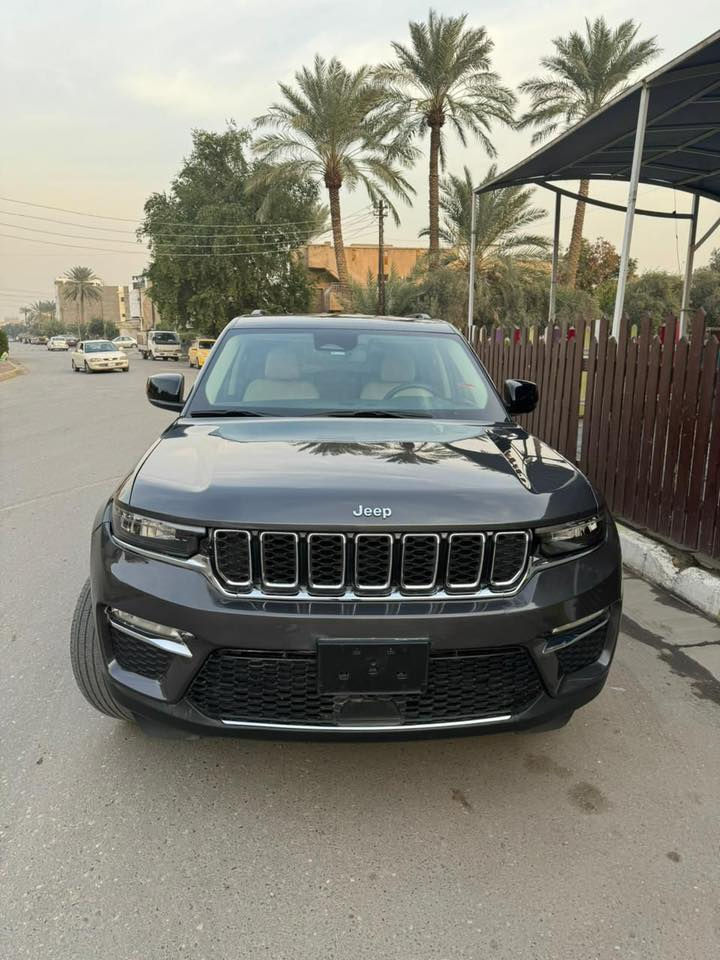 للبيع جيب كراند شيروكي لمتد 2022 الشكل الجديد 5 راكب / وارد امريكي.
مرقمة رقم بغداد 
مواصفات ال لمتدد  فول عدا الفتحة ،، 
بدون ايرباك يعني ولا ايرباك طاك
ماشية 60.000  
الحادث  موضح بلصور تبديل بابين اصلية مال تفصيخ نفس اللون + جاملغ

السعر 275 ورقة
بغداد حي الجامعة / سيدية
***********
