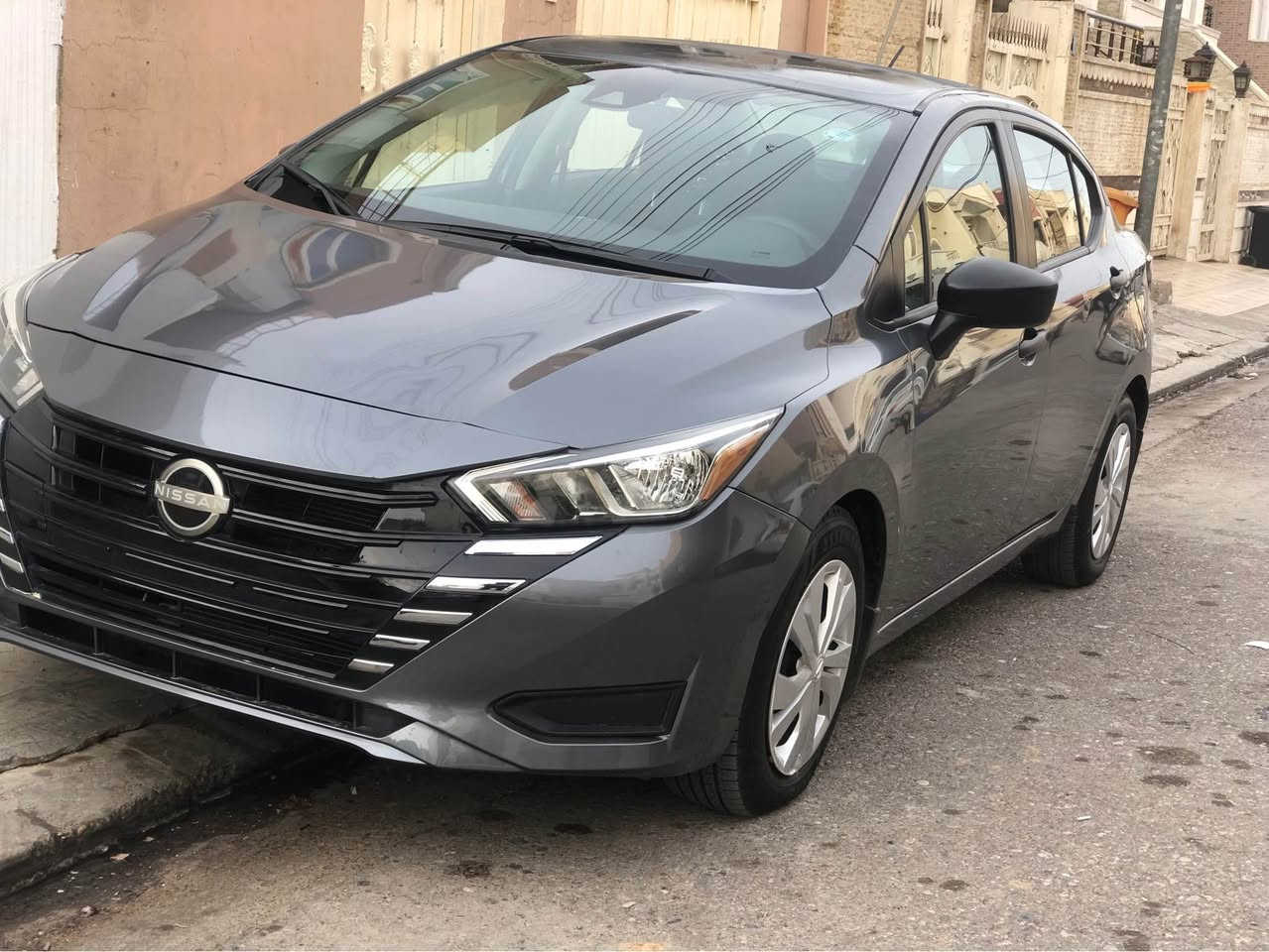 نیسان ڤیرسا مۆدیل ٢٠٢٣ مواسفات s 
تەنها بۆنیت بۆیاغە 
دوقۆپی  بەقەد سەری پەنجە بە شانصیەکە یوەیە
بێ داخیلی و بطانەش بەشەرت
رەقەم کاتی نەشکاوە
نرخی ١١٠ مەجالێکی برایانە 
*********** أربيل, العراق
