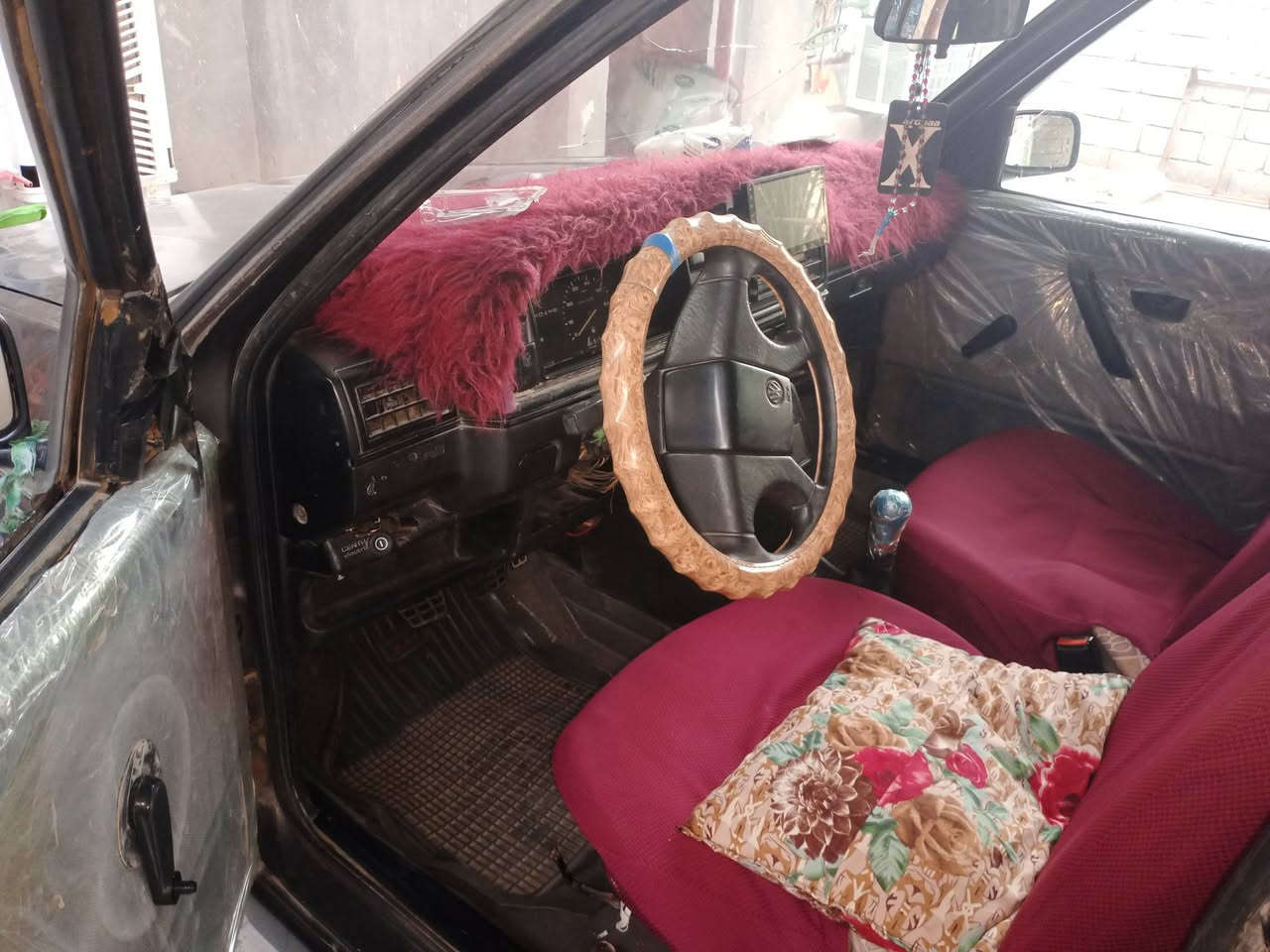 سلام عليكم كولف خصوصي موديل 91 سياره جاهزه مكينه كير حداديه كله نضيف سياره بسمي مكاني ناصرية قضاء الدوايه سعر 30 وبيهه مجال ***********
