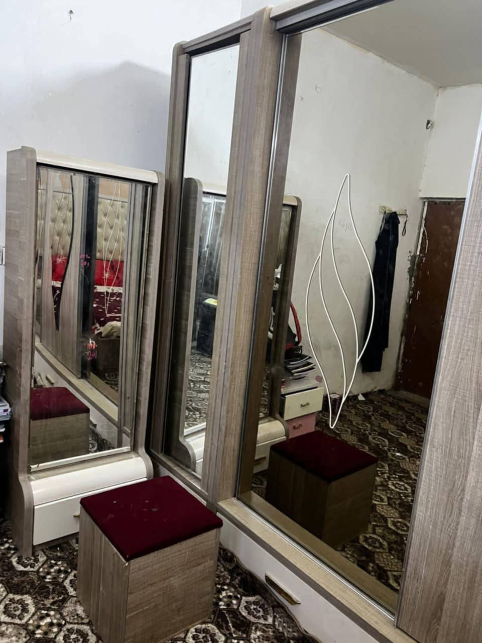 غرفة تركية نظيفة قفلها ٤٠٠ العنوان بغداد الكريعات الكويتي
الشراي يتصل ***********
