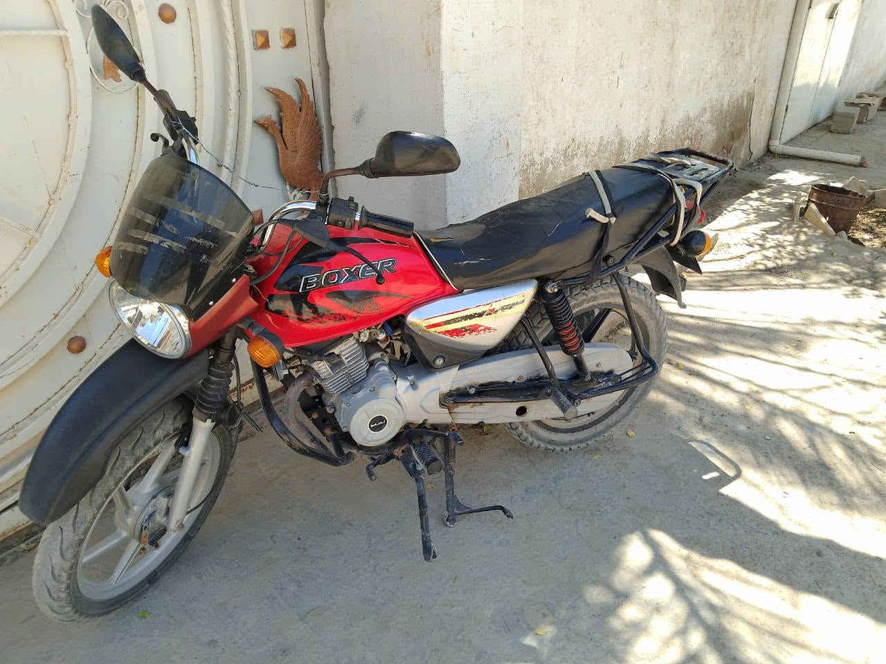 سلام عليكم دراجه بوكسر لبيع موديل 18 كامله مكمله مابيها اي نقص أوراق كامل مكينه مكفوله جبلي اصلي السعر مليون وبيها مجال لطبين حك الجيه مكاني ديالى خالص ***********
