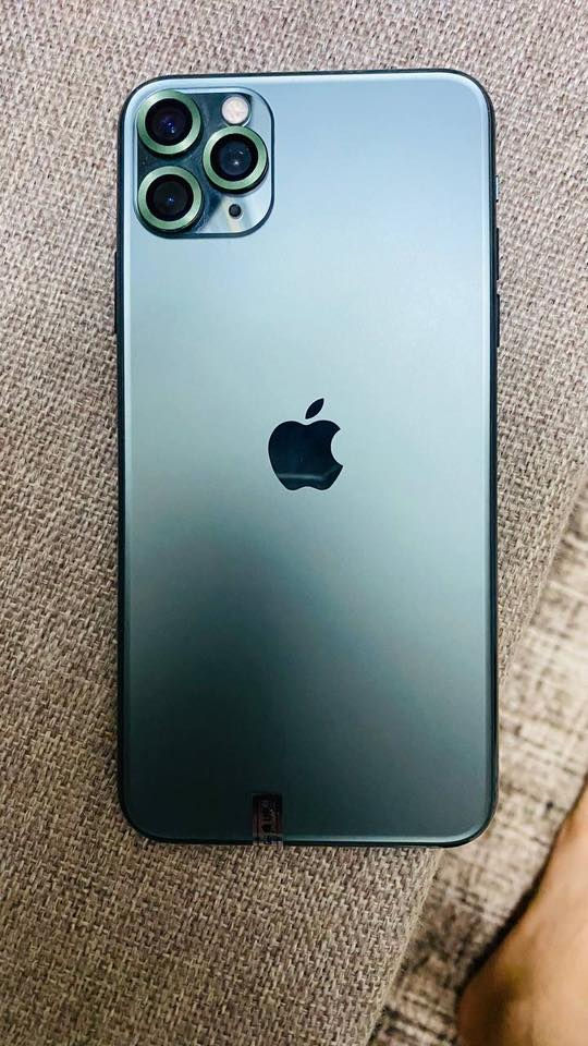 ايفون برو ماكس11  مواصفات كدامك امس ماخذه فقط مبدل شاشه بامريكا
من ابو سعديه ب ٣٥٠ الله شاهد. بس طاح مني امس ونكسرت الكامرة الي تبعد فقط الباقي شغالات وهاي صورت كارتون بيها  فطر بس تشتغل
قيم بالي يرضي الله. او مراوس بجهاز اندرويد احدث حتلو انطي فرق  شطرة ***********
