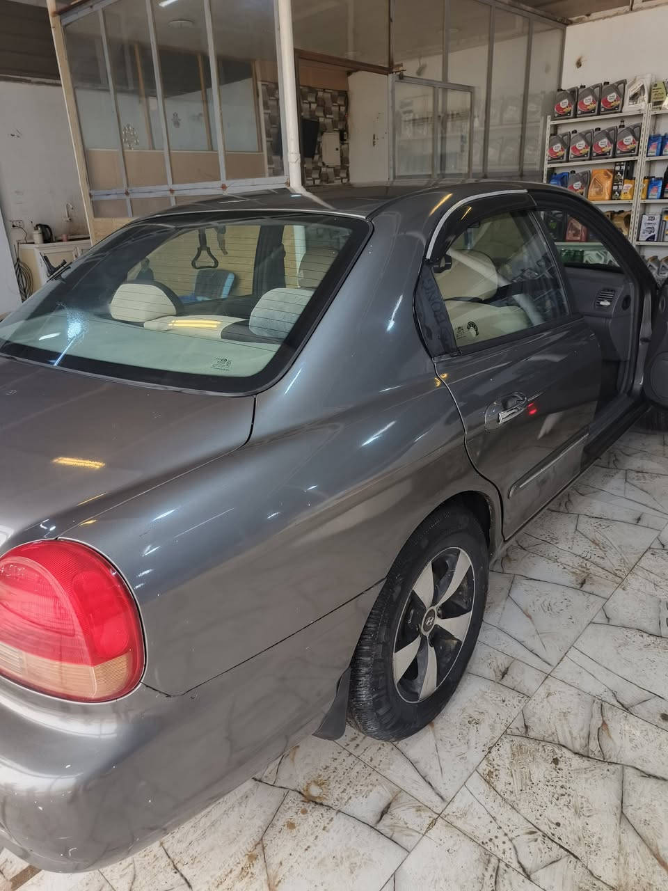 السلام عليكم سوناتا وفود محرك ألفين فول مواصفات مصبوغة جمالية فقط بس لجاملغ المامي من جهة لسابق بي طخه كير ومحرك وحداديه بشرط السياره بسمي رقم بغداد شرط التحويل رقم الهاتف ***********
