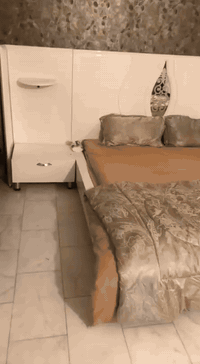 غرفة نوم للبيع بسعر ٤٠٠ الف تركي باب اول القديم ***********
