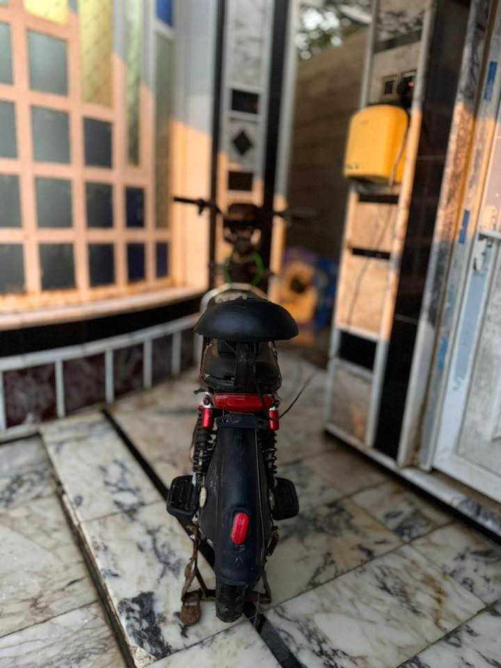 دراجه شحن عوزه بِــ̯͡سّ بطاريات الدراجه كلشيء ما بيه وكلشيء شغال بيه العينه اشاير هورن الأيت الأمامي سعرها ٢٠٠ وبيها مجال قليل  
مكاني البصرة الدير 
***********
