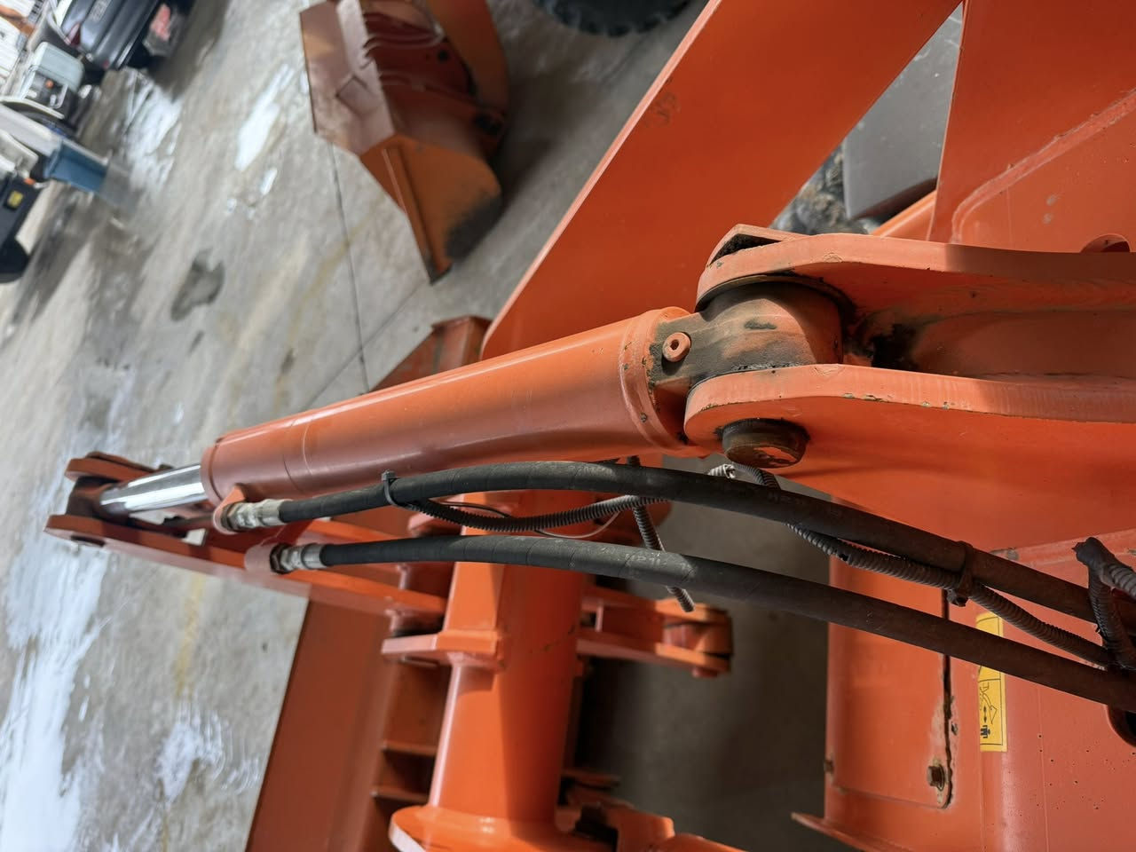 #اعلان 🛑
Wheel loader hitashi zw30
شفل هيتاشي 30 بحالة جيده جداً دخول جديد غير مستخدم بالعراق عدد ساعات العمل  3791وارد يابان موديل 2011
للاستفسار
***********
***********
