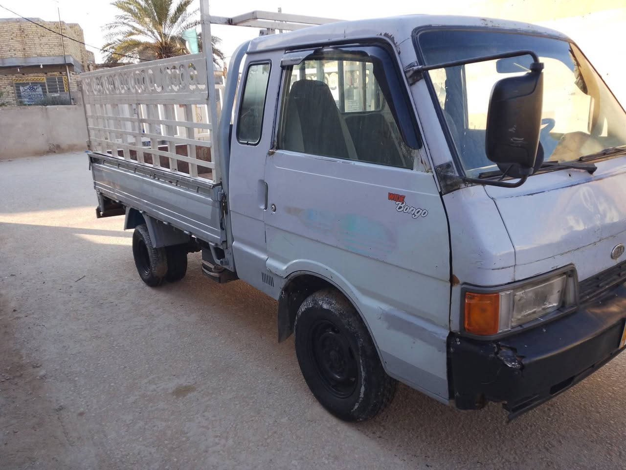 سلام عليكم سياره بنكو موديل 94قماره وربع سبعه جنكال سياره جاهزه مكينه كير حداديه تخم تاير سياره مكفوله شاصي ورقم شاصي هزه جديد سياره مال جنيان رقم بغداد انكليزي تحويل ثاني يوم سعر 47وبيه مجال حك الجيه ***********
