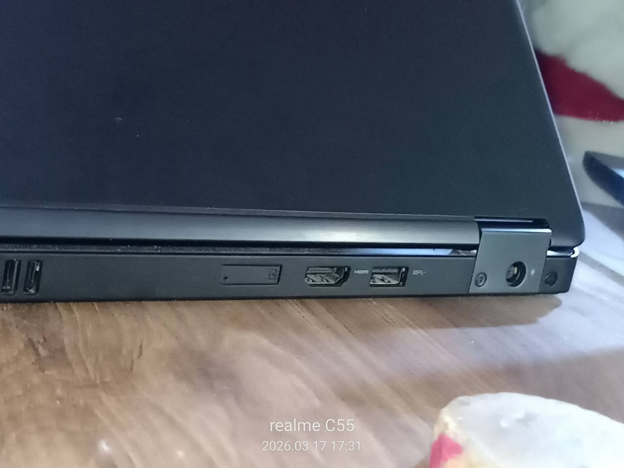 #للبيع | لابتوب Dell Latitude 5490 نظافة 100% 💻
​الجهاز كلش نظيف وعملي، ومسويله فورمات كامل وجاهز للشغل مباشرة. يفيد جداً لطلاب الجامعات، أصحاب المحلات، أو الشغل المكتبي.
​المواصفات العندي:
✅ المعالج: Intel Core i5 جيل ثامن (أداء سريع وقوي).
✅ الذاكرة (RAM): 8 جيجا DDR4.
✅ الهارد: 256 جيجا SSD (سريع جداً بالإقلاع والشغل).
✅ الشاشة: 14 بوصة بوضوح عالي.
✅ النظام: ويندوز 11 برو (Windows 11 Pro) منصب جديد.
​ملاحظات إضافية:
​الجهاز كامل الملحقات (الشاحن الأصلي وياه).
​منافذ USB-C و HDMI كلها شغالة وشكل الجهاز مرتب حيل.
​السعر: [ 250 ألف]
​المكان: البصرة 
للتواصل: [***********].
