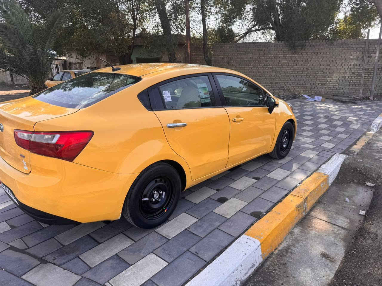 كيا ريو موديل 2013 رقم ديالى مشروع وطني دولي تحويل ثاني يوم ملاحظه السياره جاهزه من كل شيء تخم تاير تبريد شغال مكان السياره بغداد السعر 71 وبيها مجال رقم الهاتف ***********
