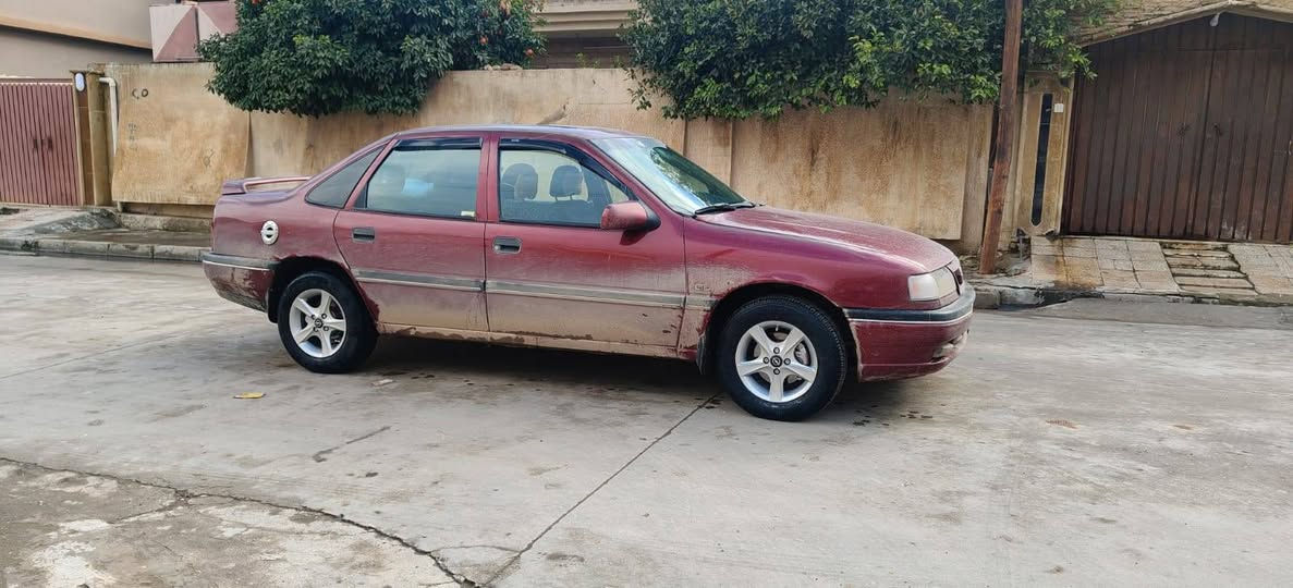 اوبل فكتره حجم 20 موديل 92. تنتا سلايت قفل مركزي صبق جماليه مال تقحيل بدون ضرر شرط محرك شرط قرفه.رقم نينوه  جديده شرط تحويل السعر 43 وبيهاا مجال ***********.
