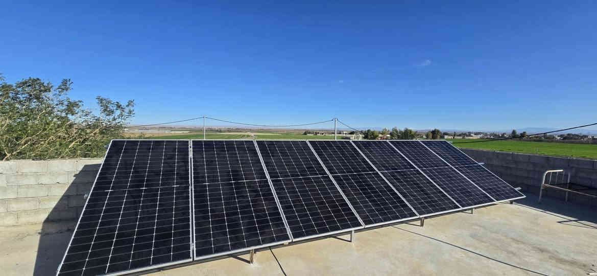 تم بحمدالله تنصيب منظومة طاقة شمسية بقدرة 
14 اميير نهاري و 12 امبير ليلي 
الواح بقدرة 615W  نوع لونجي ضمان 15 سنة
انفيرتر GROWATT  6Kw   ضمانة سنة استبدال 
بطارية ليثيوم 15Kw  من شركة GENIXGREEN  ضمان 10 سنوات 
للاستفسار الاتصال:-
***********
***********

GenixGreen Iraq 
GenixGreen 
المركز الذهبي-Golden Center
