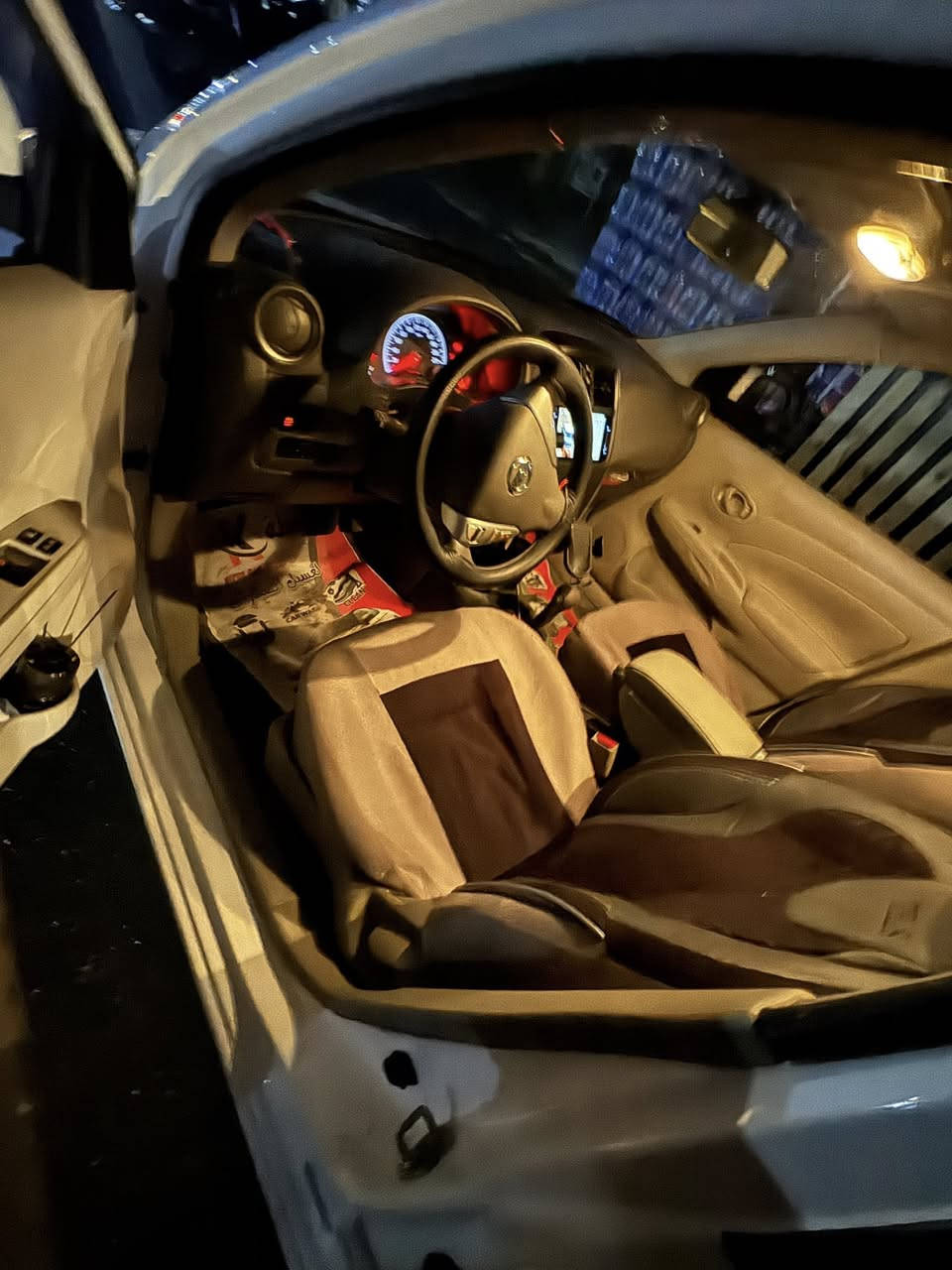 السلام عليكم 
سني هندي بليتة زرگة موديل 2021 
ماشية 70 الف حقيقي وقابل للزيادة 
بيها صبغ باب السايق  وشبر من الباب الخلفي بدون دواخل صدر امامي وخلفي وحدادية كلة جديد وجاهز ربع متصرف عليها رقم بغداد ب اسمي السعر 116 وبيها مجال بسيط 
مكان السيارة بغداد حي الكوفة للاستفسار  *********** ممتواجد خاص
