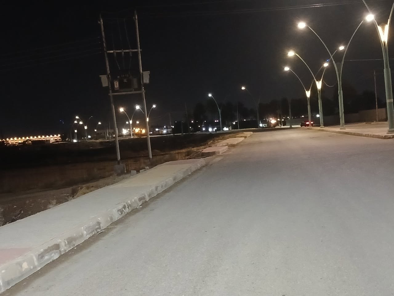 تعلن عقارات لؤي عن بيع قطعة أرض وجه ع كورنيش البوفراج المساحه ١٣٨٠ متر الوجه على السده ٣٦ متر طابو زراعي تتوفر كافة الخدمات 
للإستفسار الاتصال على الأرقام التاليه 
لؤي ***********
نصر ***********
احمد ***********
او زيارة المكتب الكائن في كورنيش البوفراج
