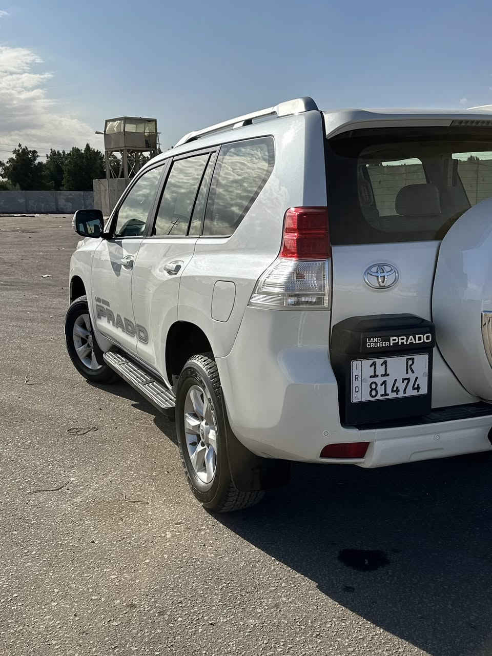 السلام عليكم برادو كويتيه فول مواصفات 1/1 مويل 2013 مكفوله من كلشي لا صبغ لا بارد لا تبديل رقم بغداد الجديد السياره جاهزه من كلشي او جديده ماشيه 175 الف السياره دبل تانكي مكان السياره كربلاء  سعر 298 او بيه مجال قليل لل استفسار رقم الهاتف ***********
