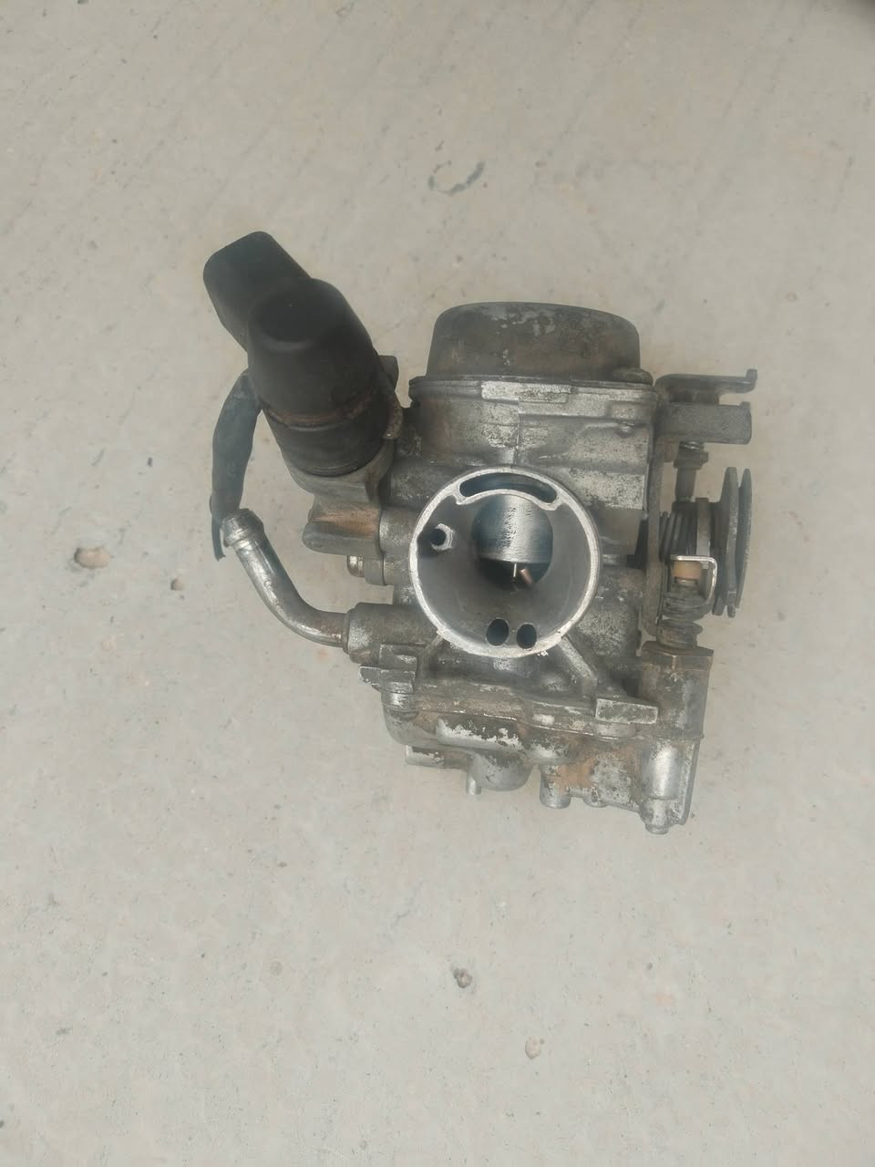 سلام عليكم كابريتر بوليس مال تفصيخ شغال كلشي مابي البيع قيم واخذ مكاني بغداد الشعب ***********
