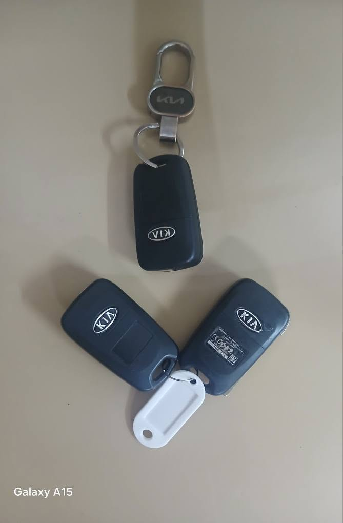 <<  كيابيكانتو >>    KIA شكل جديد نفخ 
ابودمار..موديل سيارة [[ 2013 ]] والسيارة كلين بدون صبغ شرط...وماشية قليل السيارة.
-أتصال علرقم//***********
-مكان سيارة كركوك.
-سعر السيارة (( 82 )) ورقة..وبي مجال.
- المنشأة السيارة صناعة كوري. 
 -رقم سليمانية دولي رقم جديد خمس أرقام حلو وسنوية مجدد لحد نهاية سنة 2028/12/12  شرط التحويل...والسيارة بية بطاقة كوبون البنزين.
-لون السيارة مرغوب (( سلفر ))
-مواصفات السيارة وارد خليجي..كير أوتوماتيك.. مكينة اربعة سلندر المرغوب مامفتوح...نظام أيكو أقتصادي علبنزين أعتيادي...تبريدثلج..وتدفئة..سويج جداحة عدد×3 قفل مركزي سنتر لوك...داخل سيارة مطعم برونزي علرصاصي... مواصفات كاميرا...ويل كروم حجم اطارات14 جديد...مانع ضباب..جامات كهرباء..مرايات كهرباء..مرايات شفط...أشاير بالمري...ستوب لايت...يو بي أس...جنح علصندوق بلادي...أسبير جوكر علشركة...صندوق بصمة بلاد...السيارة بدون مصروف جاهزة* كركوك, العراق
