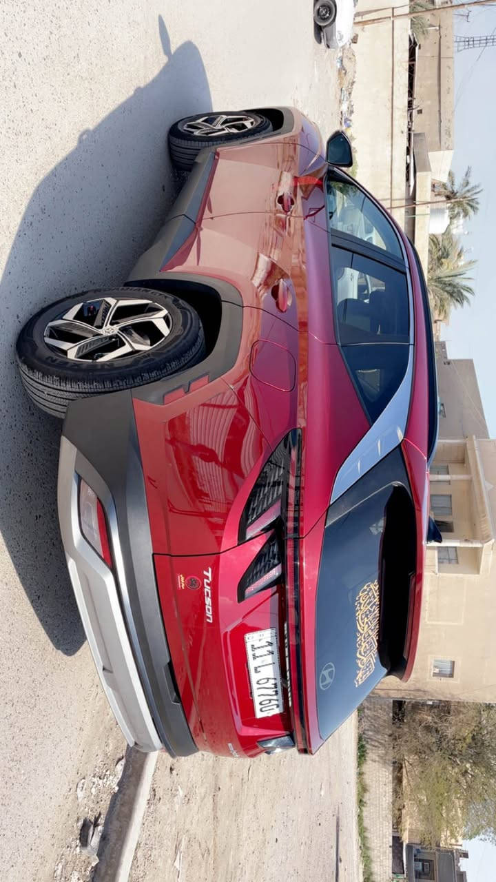 السلام عليكم 
هيونداي توسان هايبرد موديل ٢٠٢٥ جديدة جدا وارد امريكي ايرباكات كلها سليم فول مواصفات للاخير  ضرر جانبي وصور الحادث وحتى السونر موجود رقم بغداد تحويل مباشر 
المواصفات
- [ ] بصمة
- [ ] بانوراما 
- [ ] داخل جلد 
- [ ] مقاعد الامامية كهرباء 
- [ ] مقاعد الامامية تدفئة وتبريد
- [ ] اربع كاميرات
- [ ] لايت والبك لايت زينون
- [ ] باب الصندوق كهرباء 
- [ ] السعر ٢٢٥$ وبيها مجال ان شاءالله 
- [ ] مكان السيارة بغداد الشعب
- [ ] للاتصال *********** بغداد, العراق
