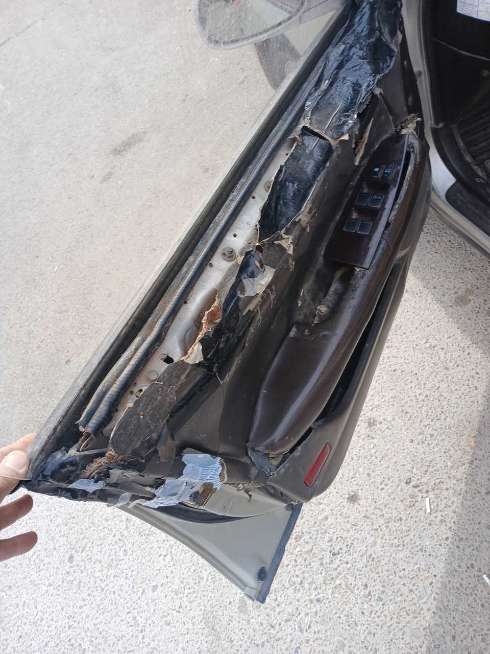 شيزر نفغ مكفول من كلشي رقم صلاح الدين مشروع وطني تحويل مباشر رقم التلفون ***********السعر 
٣٢ وبيه مجال للبيع فقط العنوان بلد 
السيد محمد السياره مكفول 
من كص  ولعب الشرعي
