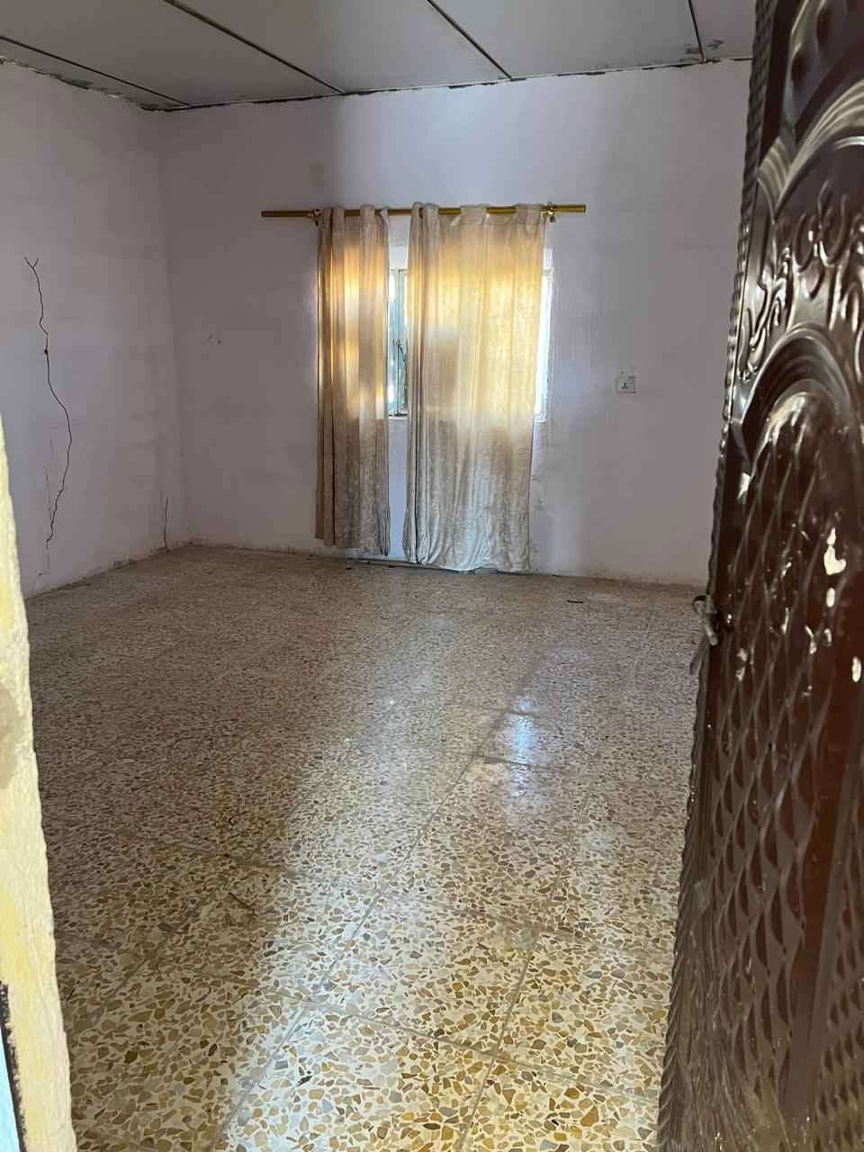 بيت للبيع مساحه 140م أبو شطيب سندويش غرفتين مطبخ صاله حمام مكلف بالنشر رقم صاحب البيت ‏‪*********** عمارة, ميسان
